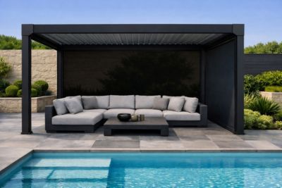 Pergola bioclimatique autoportante motorisée aluminium noir Green Outside Actual 5x3m + 1 rideau 3m + 1 rideau 5m