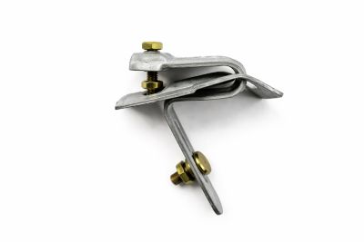Petit étrier galvanisé avec plaque  ouverture maxi 8 mm pour plaque