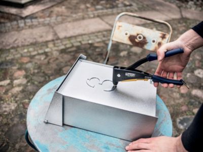 Pince à riveter Rapid RP40 multi + 150 rivets + 3 forets, Coffret