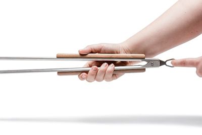 Pince à barbecue et à charbon Petromax 54 cm
