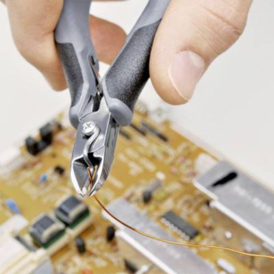 Pince coupante diagonale isolée ESD Knipex 77 12 115 ESD 115 mm pour électronique et mécanique de précision