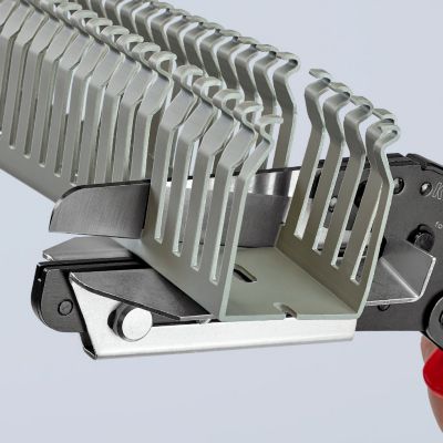 Pince à couper le plastique Knipex 95 02 21, 275 mm, capacité de coupe 4 mm
