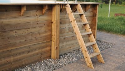 Piscine en bois 8,20x5,20 - H.1,45 m - avec filtration et coffre - BAS759OSPI+SZA