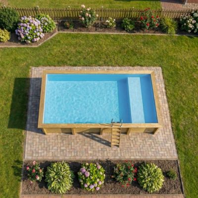 Piscine hors sol en bois AQUA 8.5 x 4.35 - H.1.45 m avec plage, bleu pâle, fixations à sceller - BAS7309OSPI+PLA309