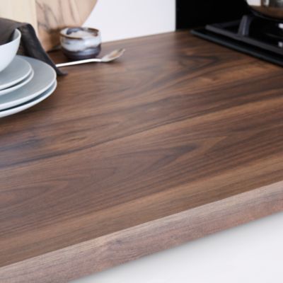 Plan de travail en stratifié aspect bois foncé GoodHome Kala 300 cm x 62 cm x ép. 3.8 cm