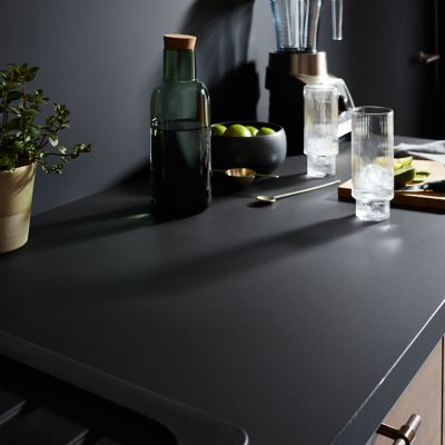 Plan de travail stratifié noir mat L.300 x l.62 x ép.3,8 cm GoodHome Berberis