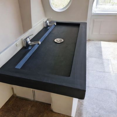 Plan double vasque en béton fibré cimenté effet ciré noir 80x47x7 , fabriqué artisanalement en France par Gakeal