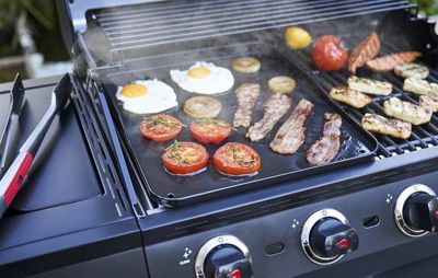 Plancha universelle à bords hauts pour barbecue à gaz Char-Broil
