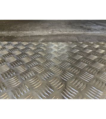 Plaque Aluminium Strié, ép. 2/3mm, Hauteur 40cm x Largeur 100cm