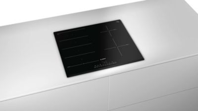 Plaque de cuisson induction 4 foyers Bosch coloris noir l.59,2 x P.52,2 x H.5,1 cm