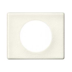 Plaque de finition 1 poste Legrand Céliane 0 693 51 coloris songe (porcelaine) l.100 x P.8,5 x H.82 mm