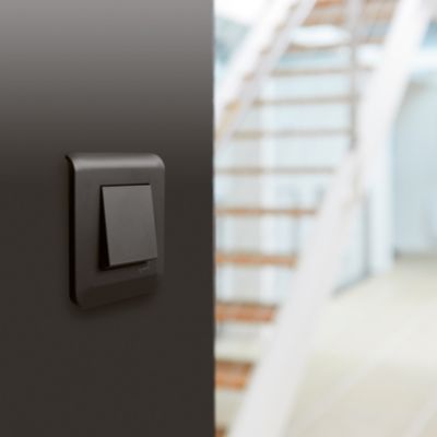 Plaque de finition 2 modules Legrand Mosaïc 0 994 80 coloris noir l.82 x P.8,5 x H.82 mm