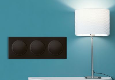 Plaque de finition 3 postes Legrand Dooxie 6 008 63 coloris noir velours l.229 x P.10 x H.87 mm
