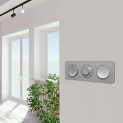 Plaque de finition 3 postes Schneider Electric Odace Touch S530806 coloris aluminium l.227 x P.10 x H.85 mm
