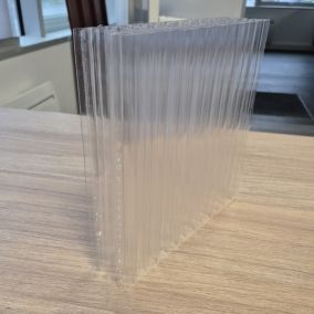 Plaque polycarbonate alvéolaire l.1.25 x L.2m, ep.55 mm, 5KG/M2 10 parois transparent effet opale 5pcs