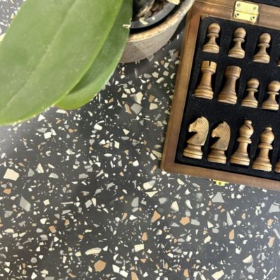 Plateau 60x60 decor terrazzo black chip - Restootab
