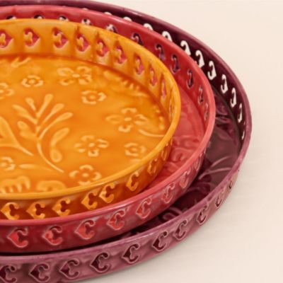 Plateau en métal avec motifs en relief violet 37cm