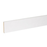 Plinthe MDF blanc 8 x 58 mm L.2,4 m (vendu par lot de 5)