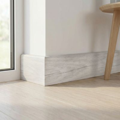 Plinthe MDF, effet chêne blanchi GoodHome, décor 25, H.8 cm x L. 220 cm x ép.13 mm (vendue à la pièce)