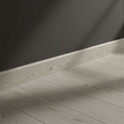 Plinthe MDF , effet chêne gris clair GoodHome, décor 50, H.8 cm x L.220 cm x ép.13 mm, résistant à l'eau (vendue à la pièce)