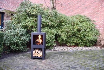 Poêle de terrasse en acier noir avec réserve de bois Esschert Design
