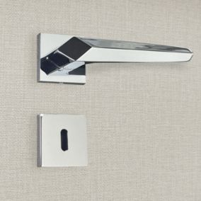 Poignée de porte design à clé finition aspect chrome brillant Gilda - KATCHMEE