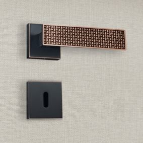 Poignée de porte design à clé finition aspect cuivre patiné noir Amalia - KATCHMEE