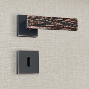 Poignée de porte design à clé finition aspect cuivre patiné noir Flora - KATCHMEE