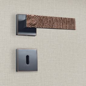 Poignée de porte design à clé finition aspect cuivre patiné noir Luna - KATCHMEE