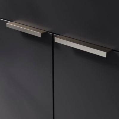 Poignée de meuble Incurvé GoodHome Skej aluminium effet nickel satin gris l.120mm x l.19mm x H. 35mm entraxe 96mm