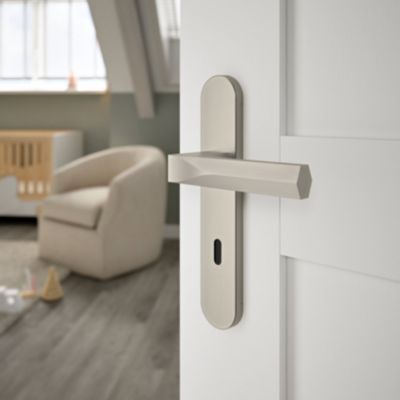 Poignées sur plaque hexagonale à serrure aluminium et acier effet chromé satiné entraxe 195 mm GoodHome Soaz