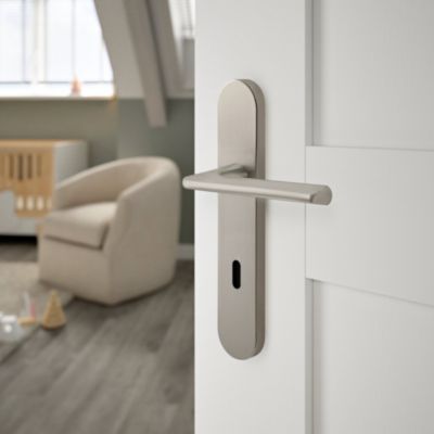 Poignées sur plaque incurvées à serrure aluminium et acier effet chromé satiné entraxe 195 mm GoodHome Minzh