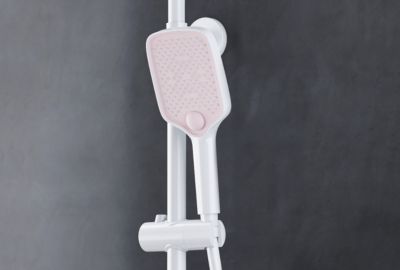 Pommeau de douche Douchette à main angulaire design anti-calcaire, 3 types de jet, 10,7x25,9cm, HB152E, Blanc / Rose mat