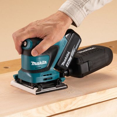 Ponceuse vibrante 112 x 102 mm 18 V sans batterie ni chargeur DBO480Z