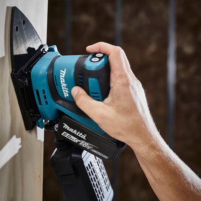Ponceuse vibrante 112 x 102 mm 18 V sans batterie ni chargeur DBO480Z
