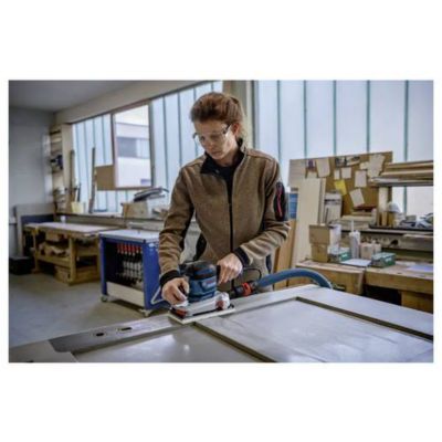 Ponceuse vibrante 350 W GSS 280 AVE - plateau 114 x 226 mm, vibration réduite, microfiltre