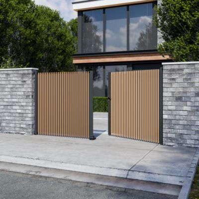Portail battant tasseau plein aluminium chêne clair et gris RAL 7016 l.350 x H.170 cm 4ALU