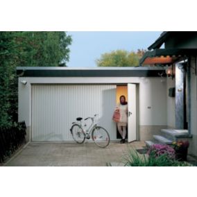 Porte de garage basculante avec portillon Hormann blanc trafic RAL 9016 - l.237,5 x h.200 cm