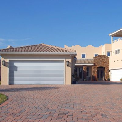 Porte de garage enroulable aluminium blanche RAL 9003 240 x h.200 cm