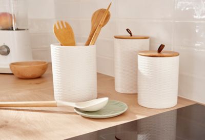 Pot en céramique Ornami blanc avec couvercle en bambou Ivain 0,95 L