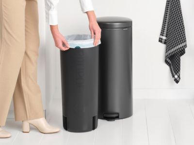 Poubelle à pédale Brabantia NewIcon 30 L gris