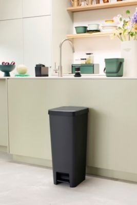 Poubelle à pédale Brabantia StepUp noir 40 L