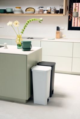 Poubelle à pédale Brabantia StepUp noir 40 L