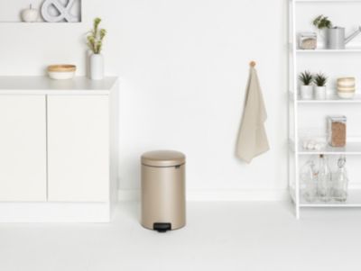 Poubelle à pédale coloris doré Brabantia NewIcon 20 L