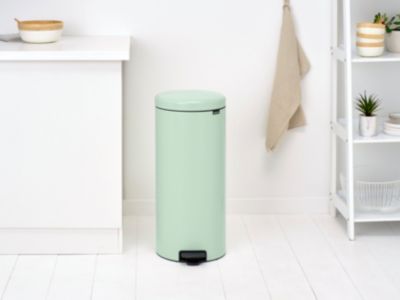 Poubelle à pédale coloris vert jade Brabantia NewIcon 30 L