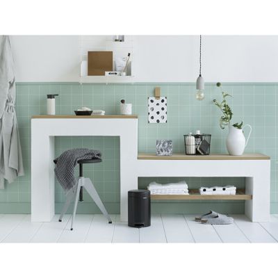 Poubelle à pédale noire Brabantia Newlcon 3L