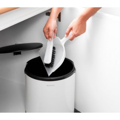 Poubelle de porte à fixer Brabantia Built-In Bin 15 L blanc