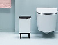 Poubelle de salle de bains 4 L compacte en acier, blanc mat, Brabantia Bo Waste Bin