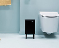 Poubelle de salle de bains 4 L compacte en acier, noir mat, Brabantia Bo Waste Bin