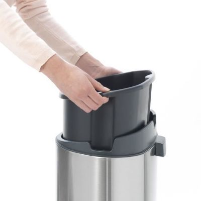Poubelle Touch Bin - BRABANTIA - 40L - Acier mat - Seau intérieur plastique - Adulte